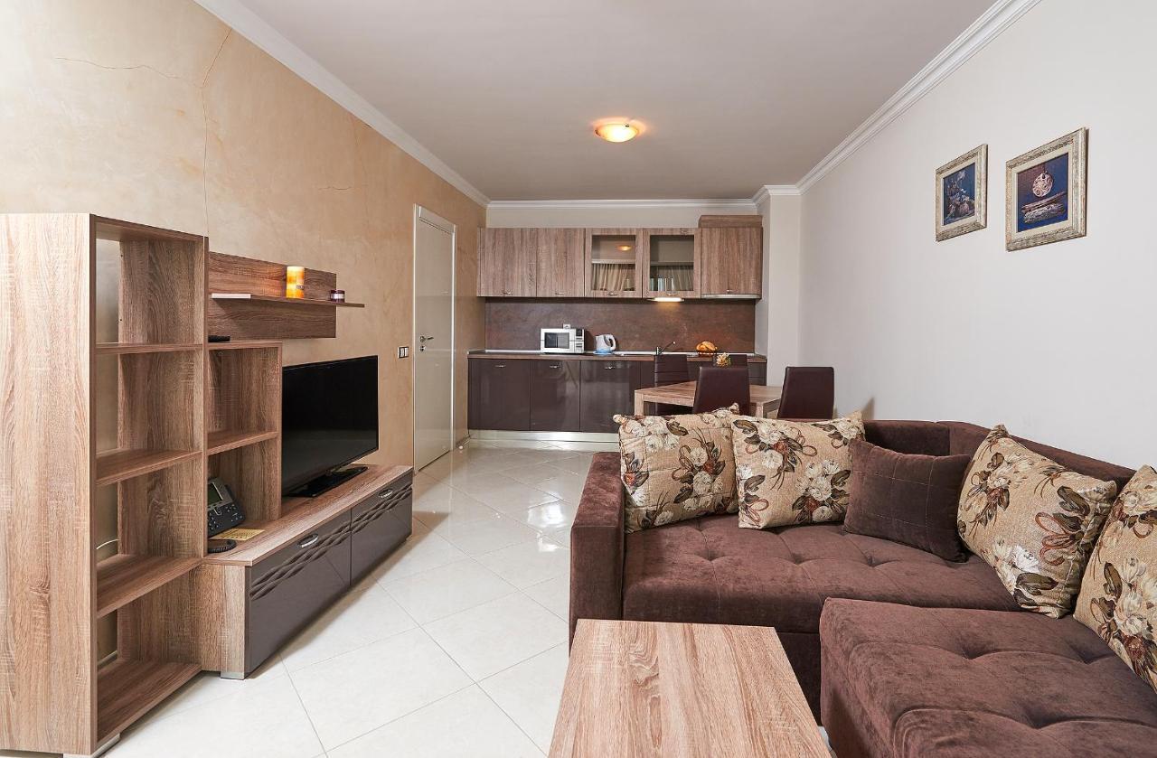 Boutique Rose Gardens Pomorie Aparthotel Ngoại thất bức ảnh