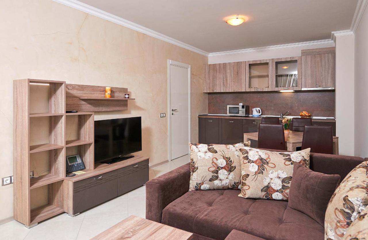 Boutique Rose Gardens Pomorie Aparthotel Ngoại thất bức ảnh