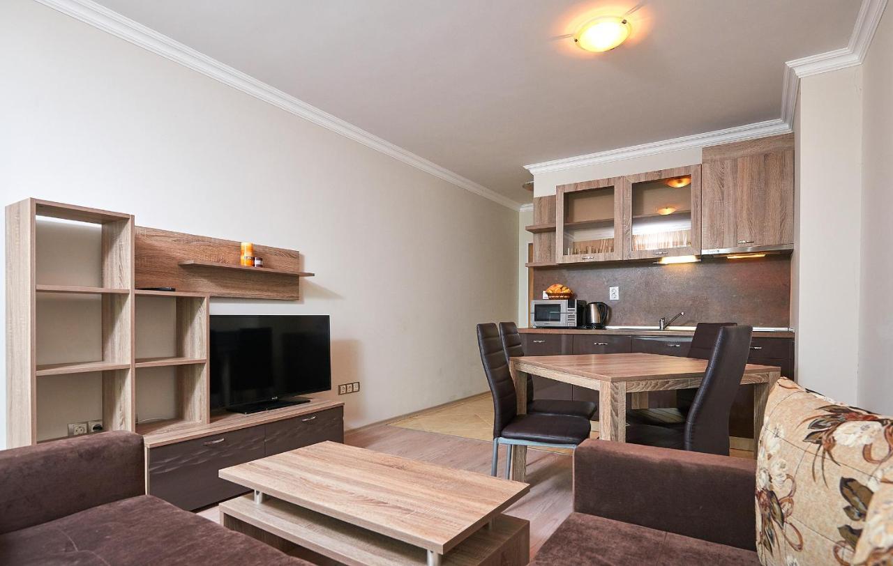 Boutique Rose Gardens Pomorie Aparthotel Ngoại thất bức ảnh