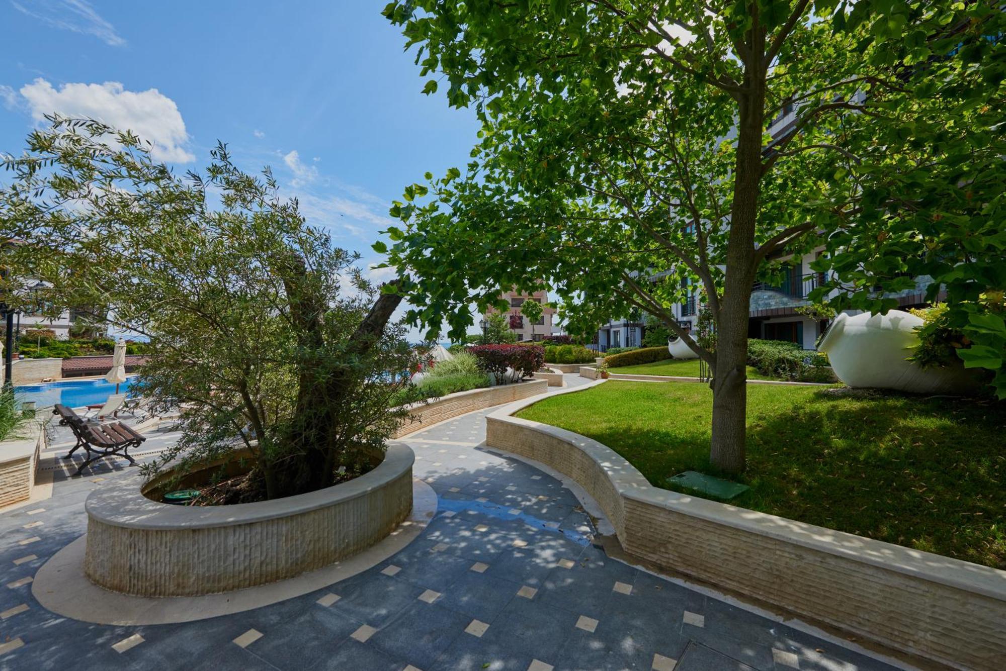 Boutique Rose Gardens Pomorie Aparthotel Ngoại thất bức ảnh